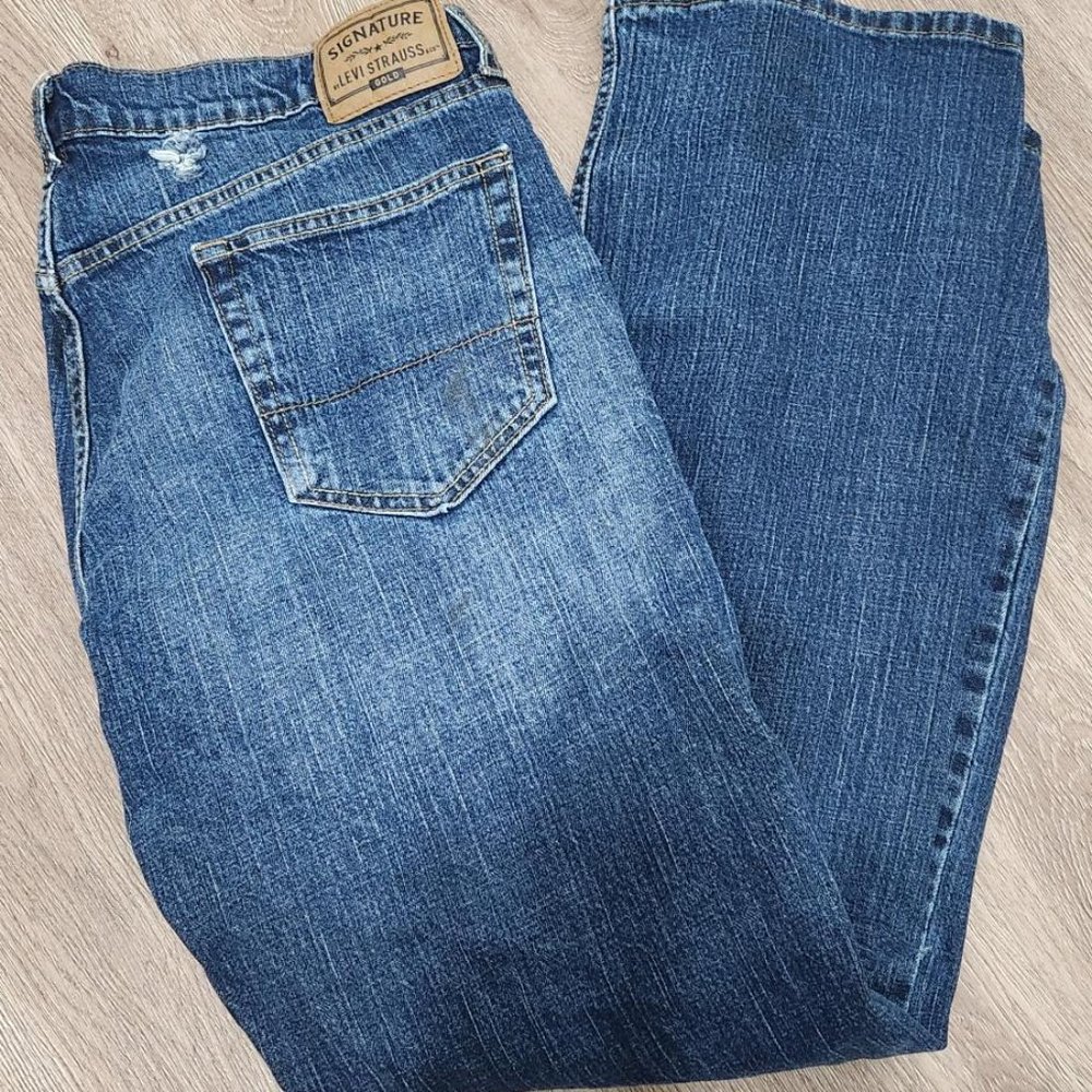 Signature by Levi Strauss & Co. Gold Label Men's Relaxed Fit Flex Jeans